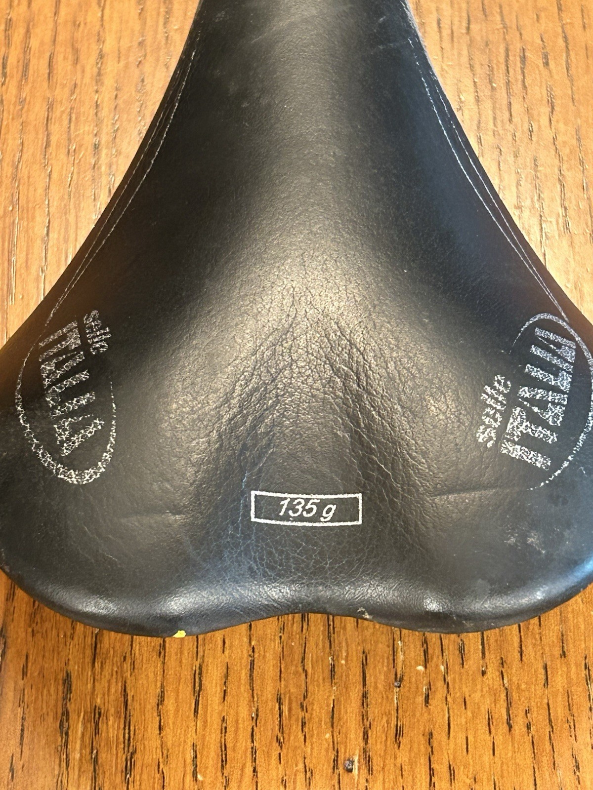 Selle Italia SLR Carbon Fiber – Leather Saddle w/ Titanium Rails – 135g – Italy