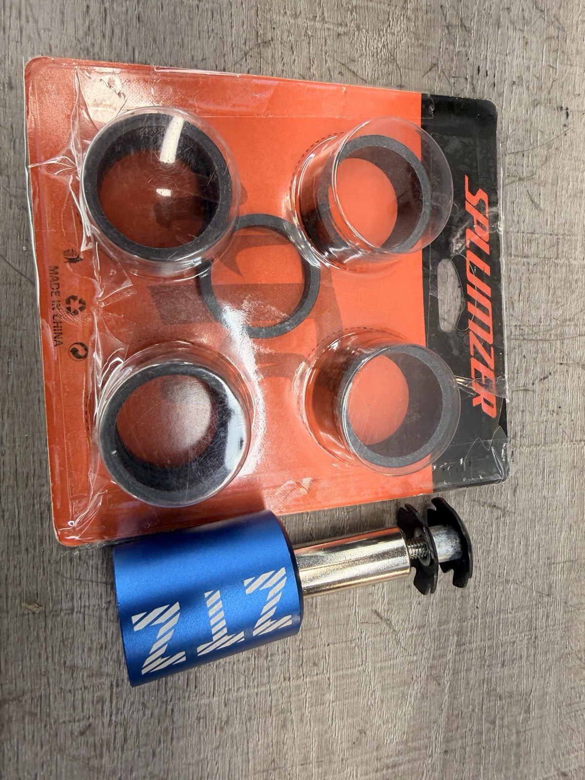 ZTZ 20/26 * 4.0 inch Fat Tire Oil Spring Suspension Fork, 135mm Spacing Hub