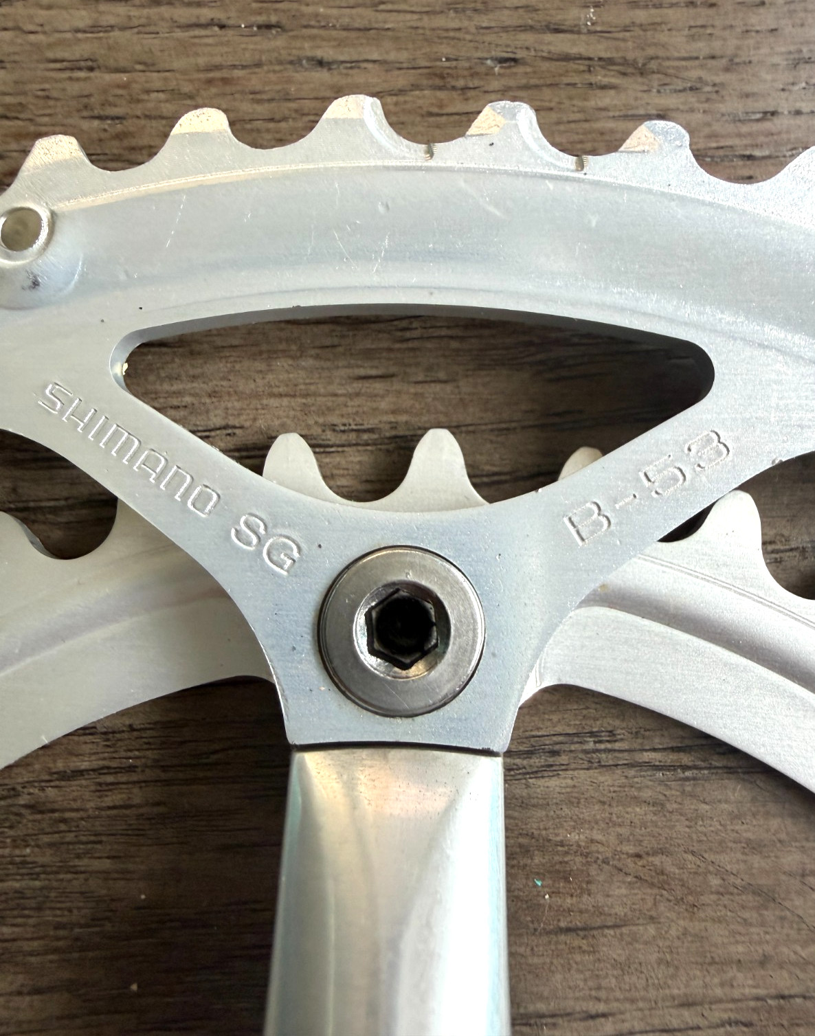 Shimano 105 9 spd crankset 175mm w chainrings 53/39 with BB-5500 bottom bracket