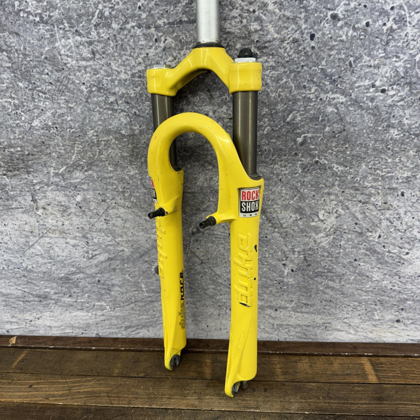 Vintage RockShox Duke Race Suspension Fork 26 1 1/8 Threadless V-Brake Yellow