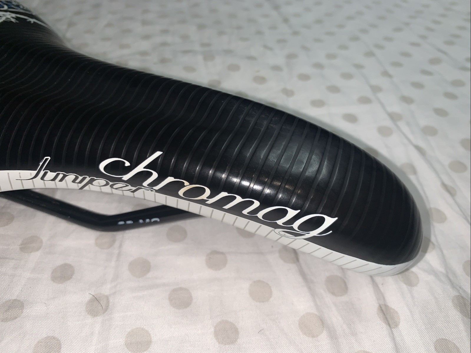 Chromag Juniper Saddle – Chromoly, Black/whiite
