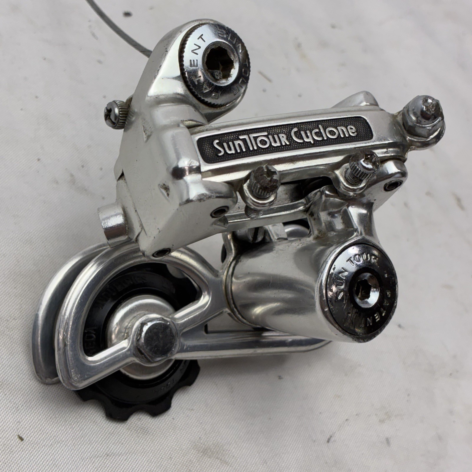Vintage Suntour Cyclone Rear Derailleur Short Cage Bolt-On Japan 185g Road Bike