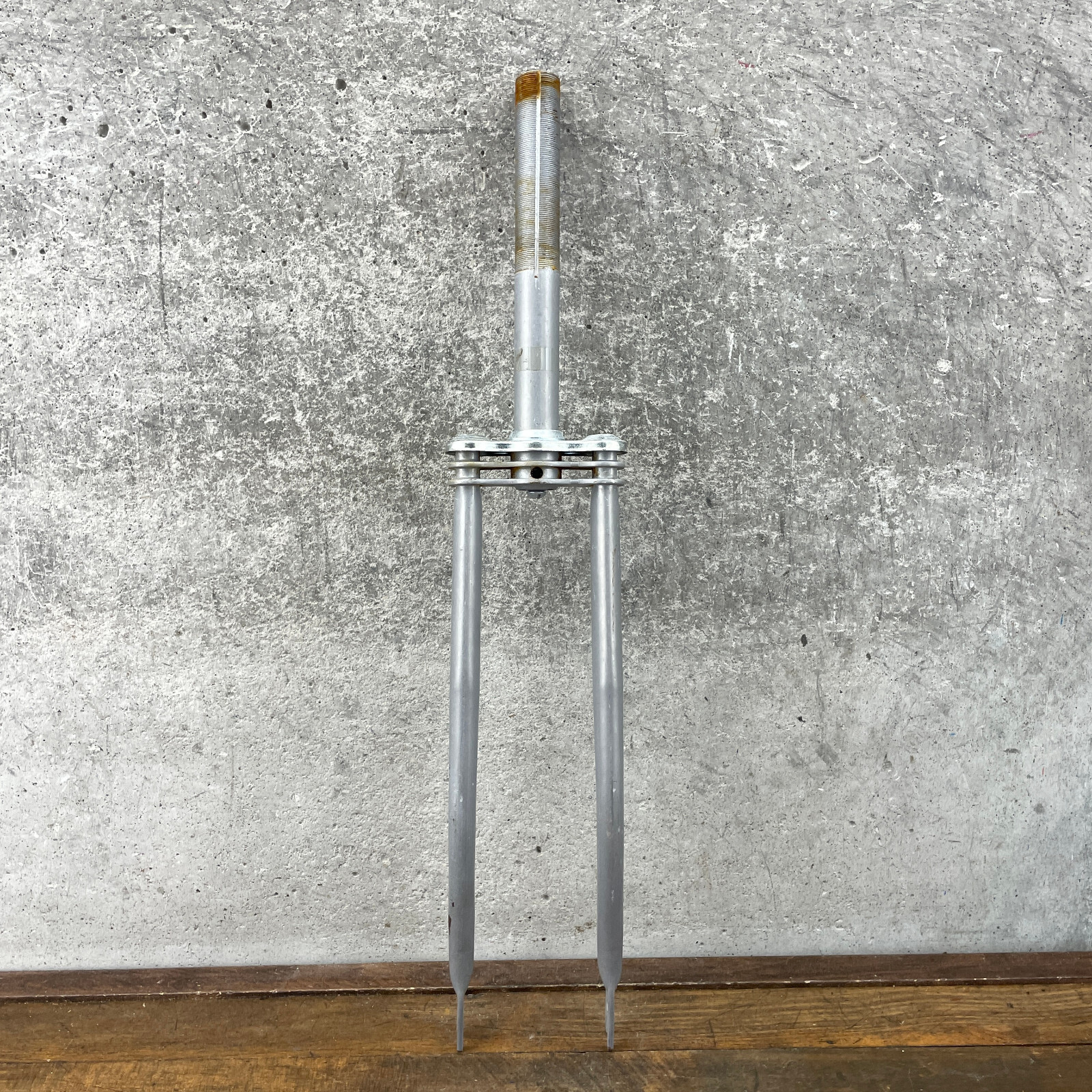 Wald 24″ Fork Cruiser Silver Replacement Fork 1 in Threaded 8″ 70s NOS Biplane