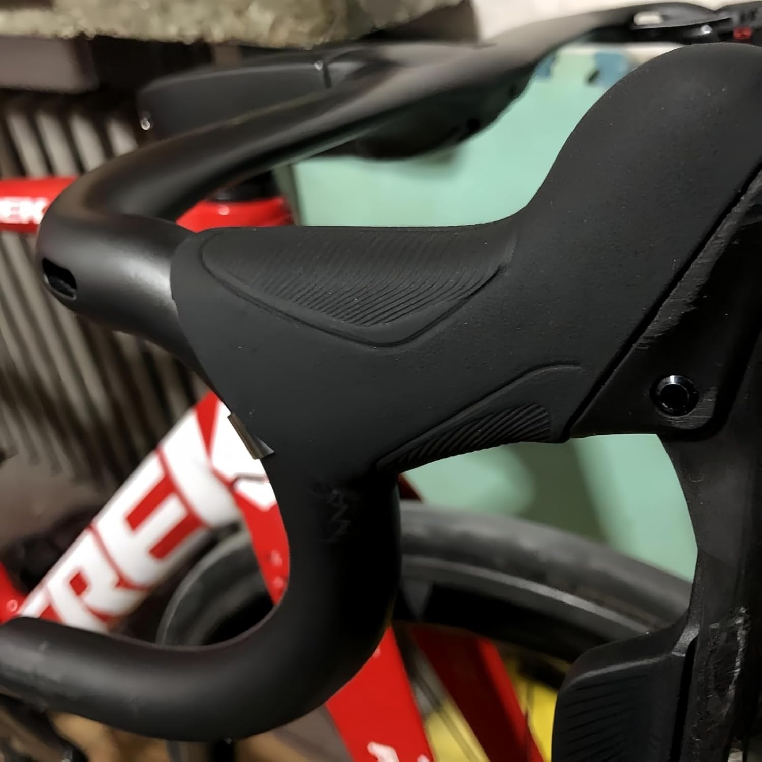 Ambidextrous Silicone Brake Lever Hoods – Perfect for Sram 11/22 Speed Riders!