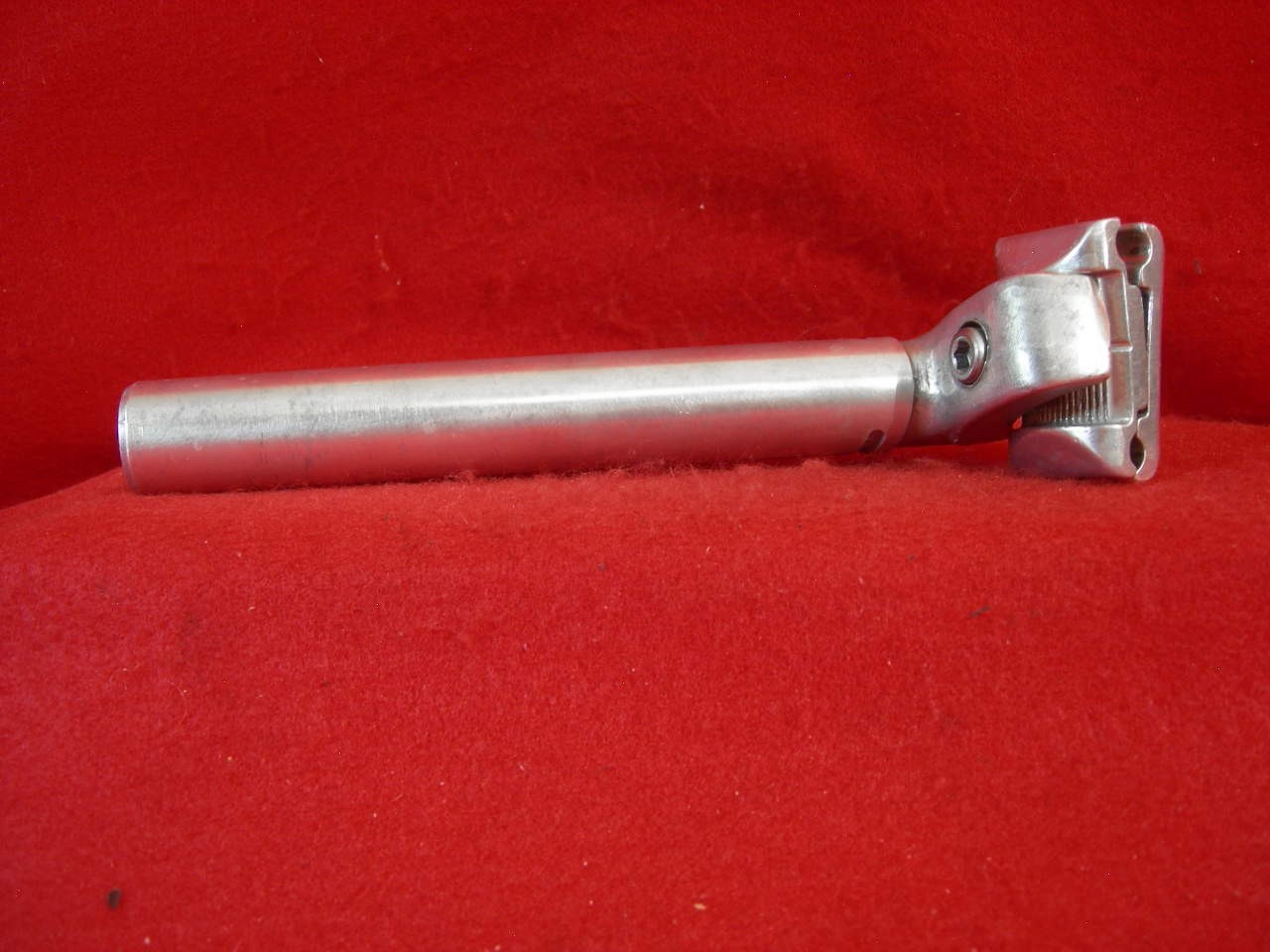 Sakae CR Alloy Seat Post 26.6 mm x 200 mm Offset Used