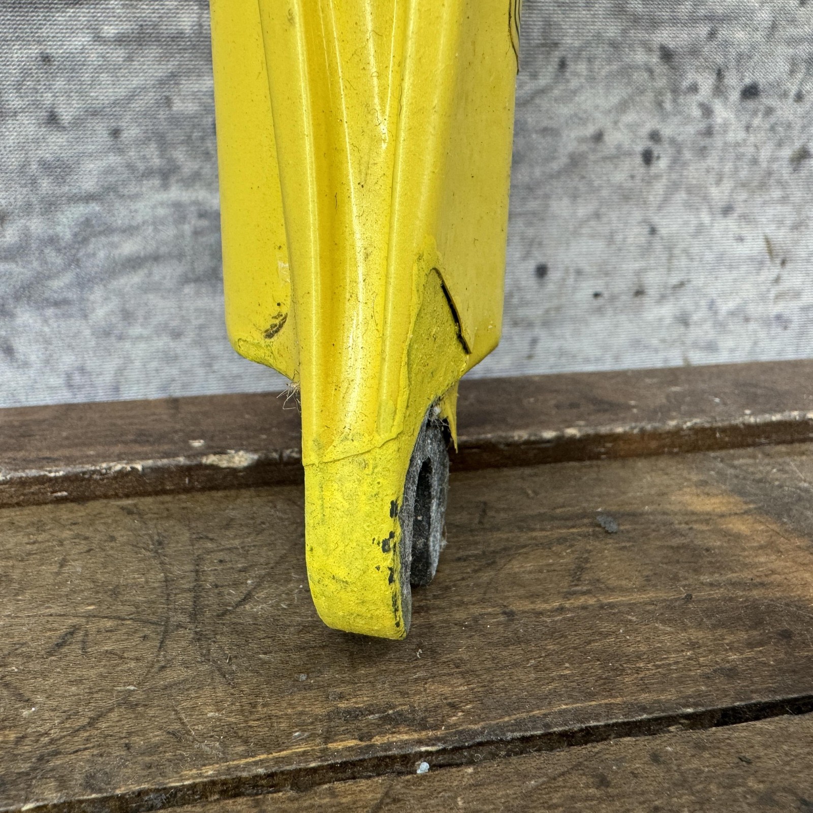 Vintage RockShox Duke Race Suspension Fork 26 1 1/8 Threadless V-Brake Yellow