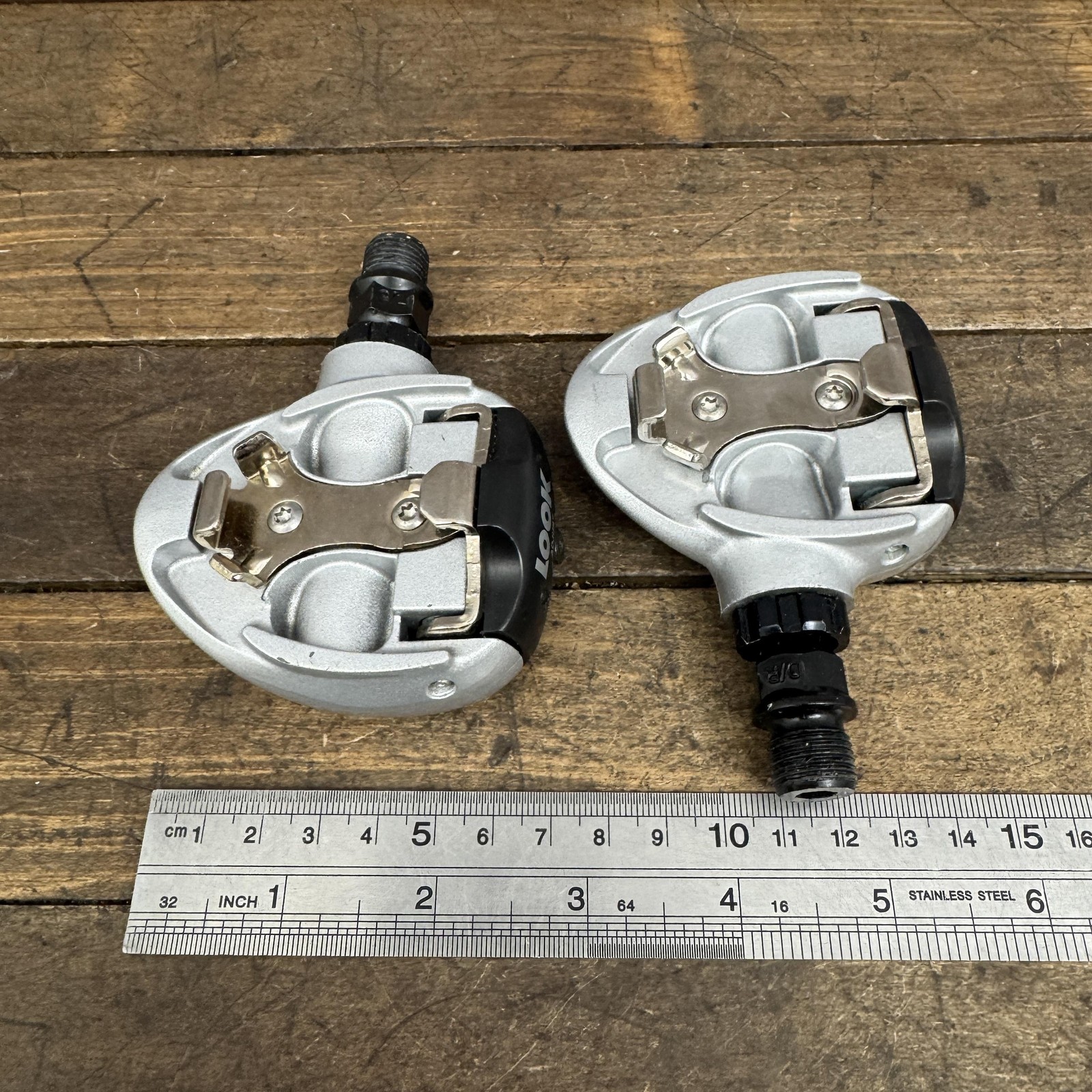 Vintage Look SPD Clipless Bike Pedals 9/16 NOS Pair 375g Made France Road New