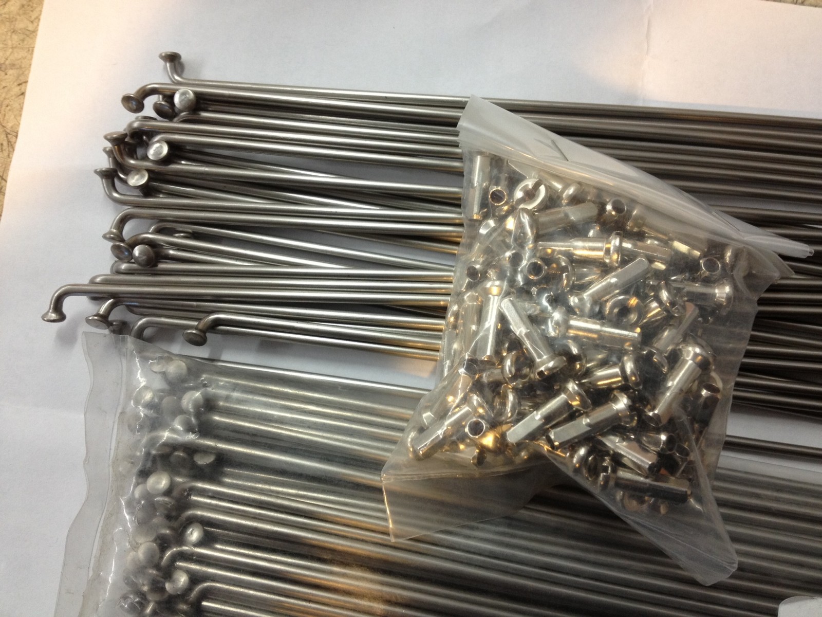 Spokes/nippls Silver 60 trough298mm.13G(2.3mm).straight gauge.stainless.36pc.set