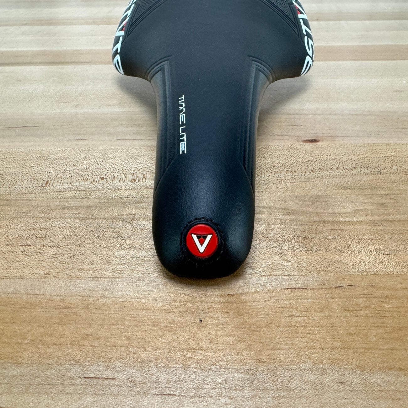 Low Mile! Astute Time Lite 7x9mm Carbon Rails 138mm Bike Saddle 189g