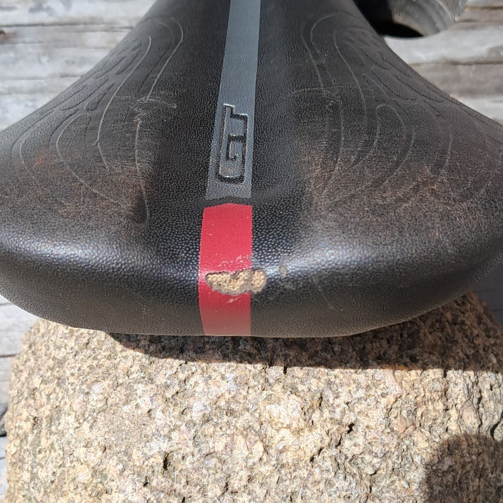 GT Racing Saddle Black Red Universal Bike Synthetic Steel Plastic