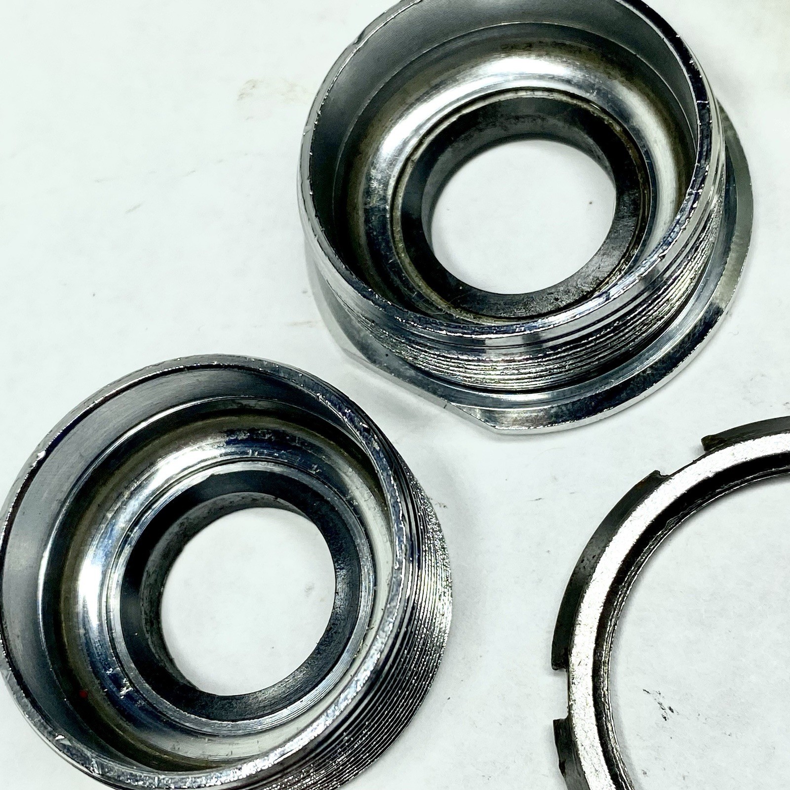 SUGINO / SR SAKAE BOTTOM BRACKET 68-113 MM BSA