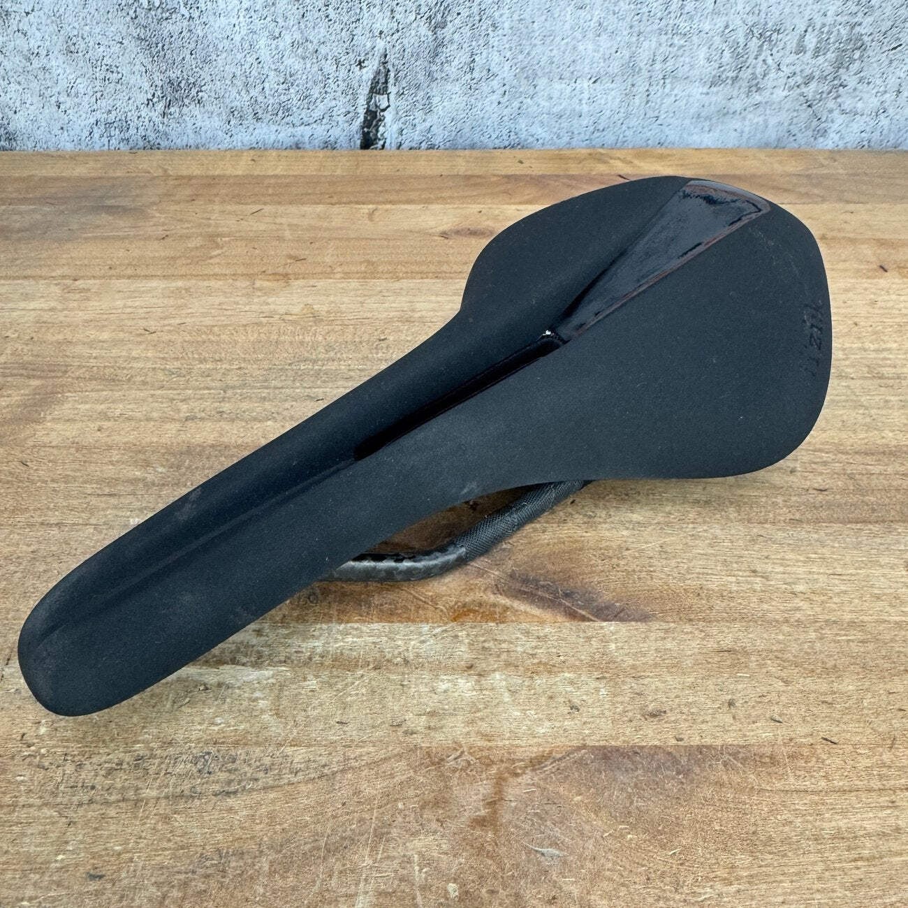 Fizik Antares R1 Open Regular 141mm 7x9mm Carbon Rails Bike Saddle 188g