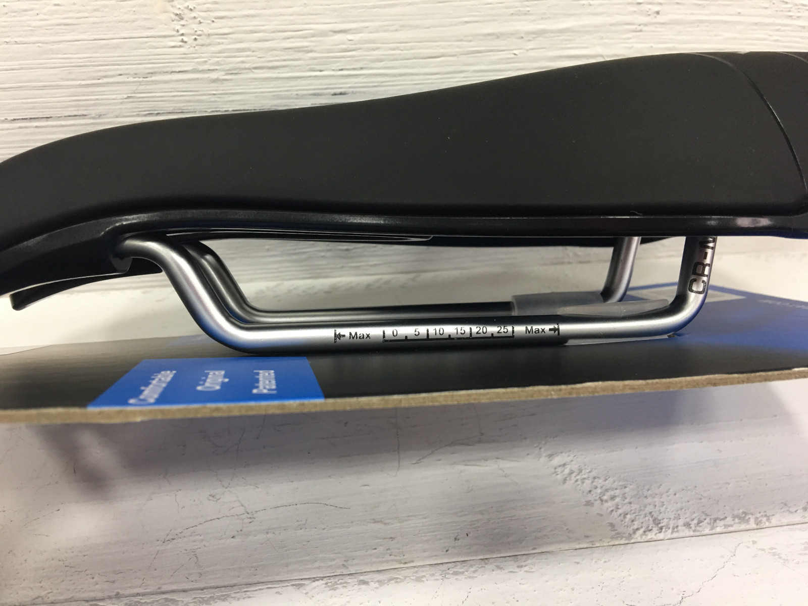 ISM PN 3.1 120x255mm 40 Padding Level Chromoly Rails Saddle (Black)
