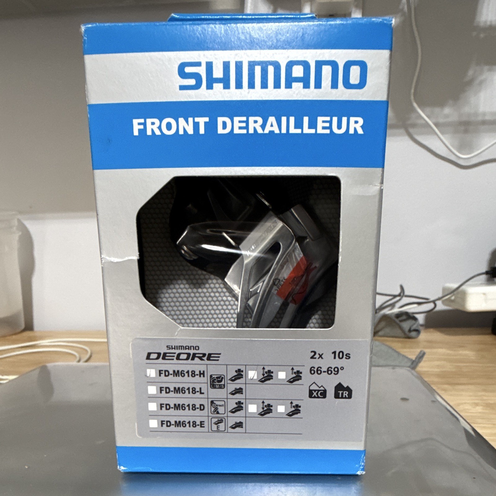 Brand New in Box – Shimano Deore FD-M618-H Front Derailleur 2×10 MTB Dual Pull