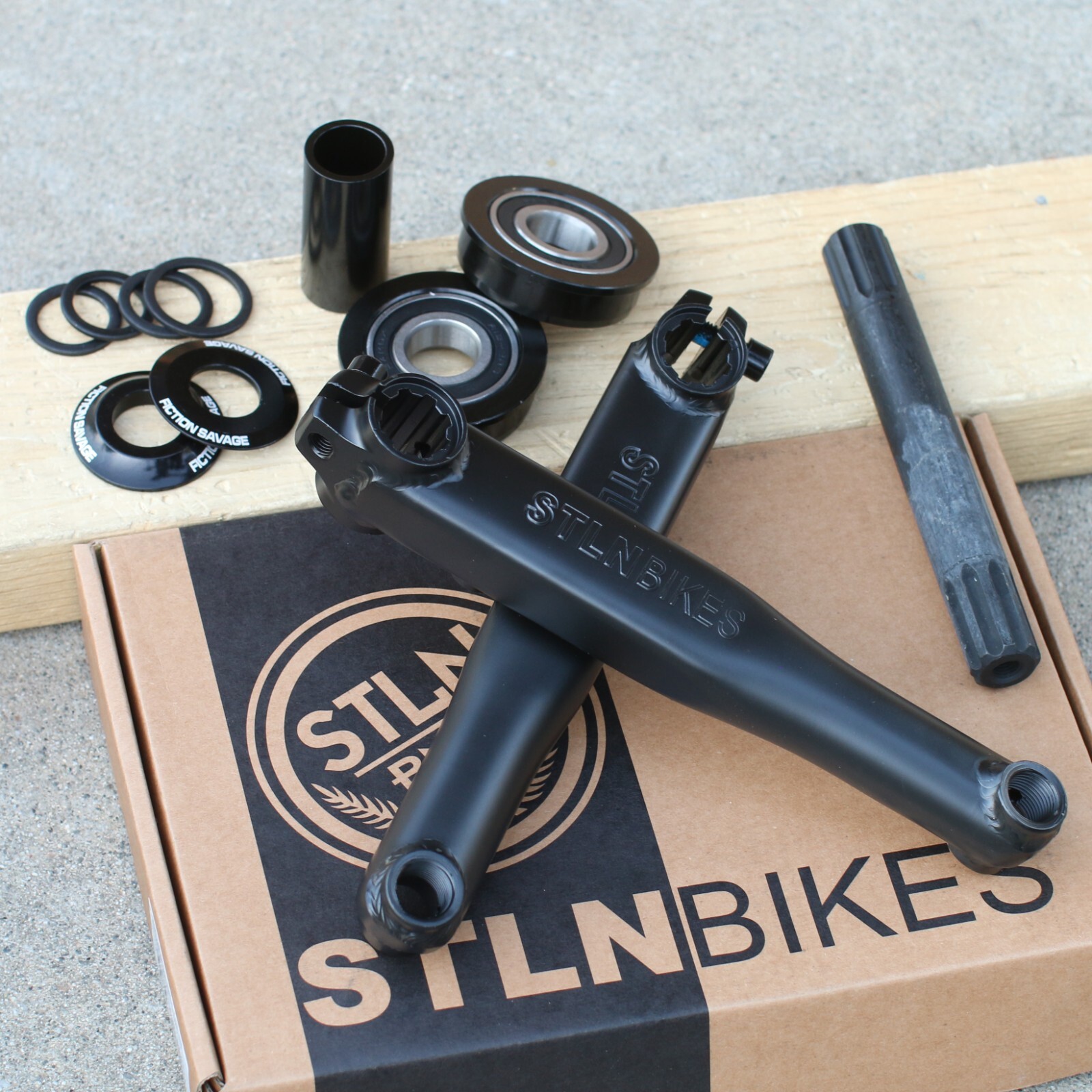 STOLEN BMX MOB v4 BICYCLE CRANKS w/ AMERICAN BOTTOM BRACKET BLACK RHD/LHD