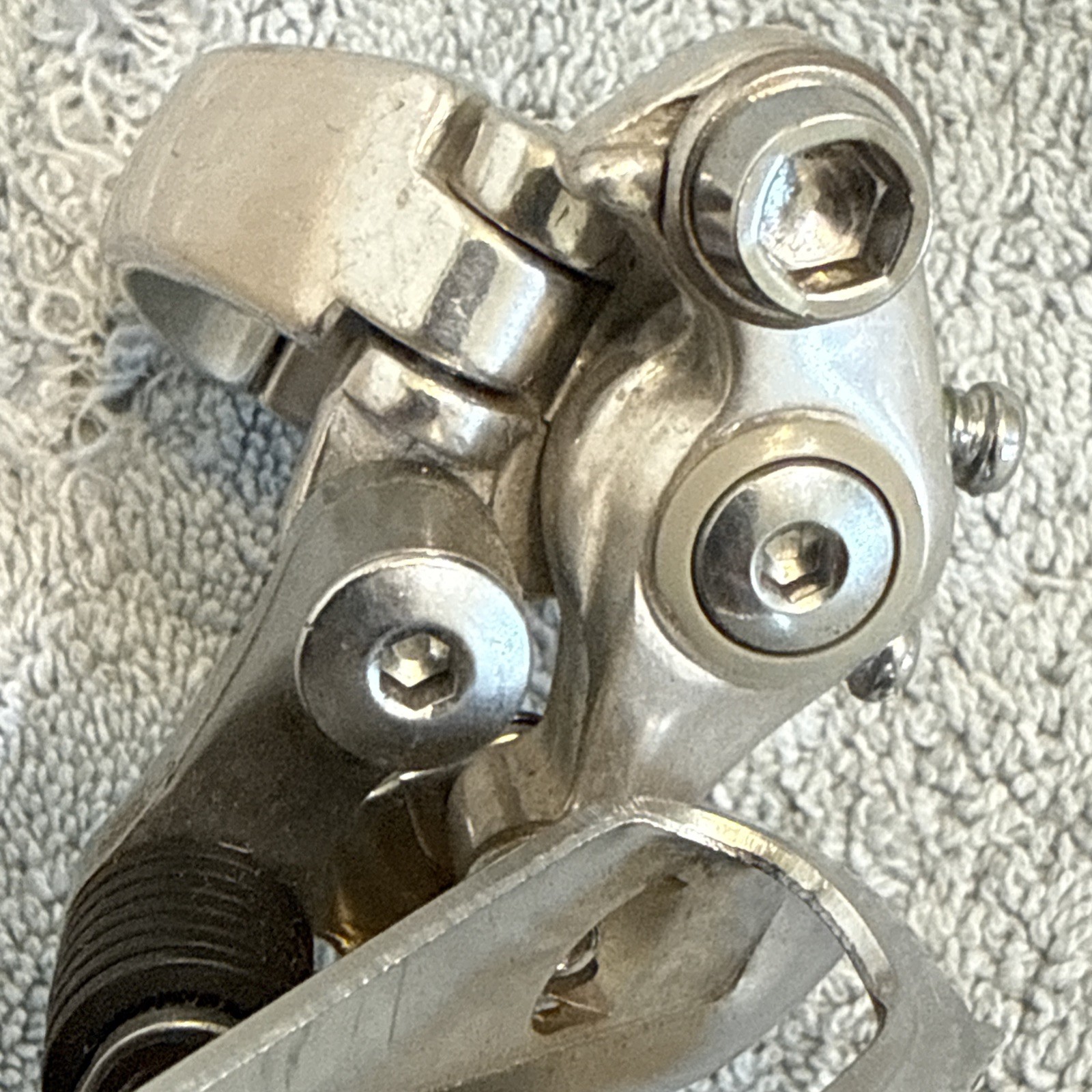 Shimano RX100 FD-A550 Front Derailleur with 28.6mm Clamp 2 x 7-Speed [ssg]