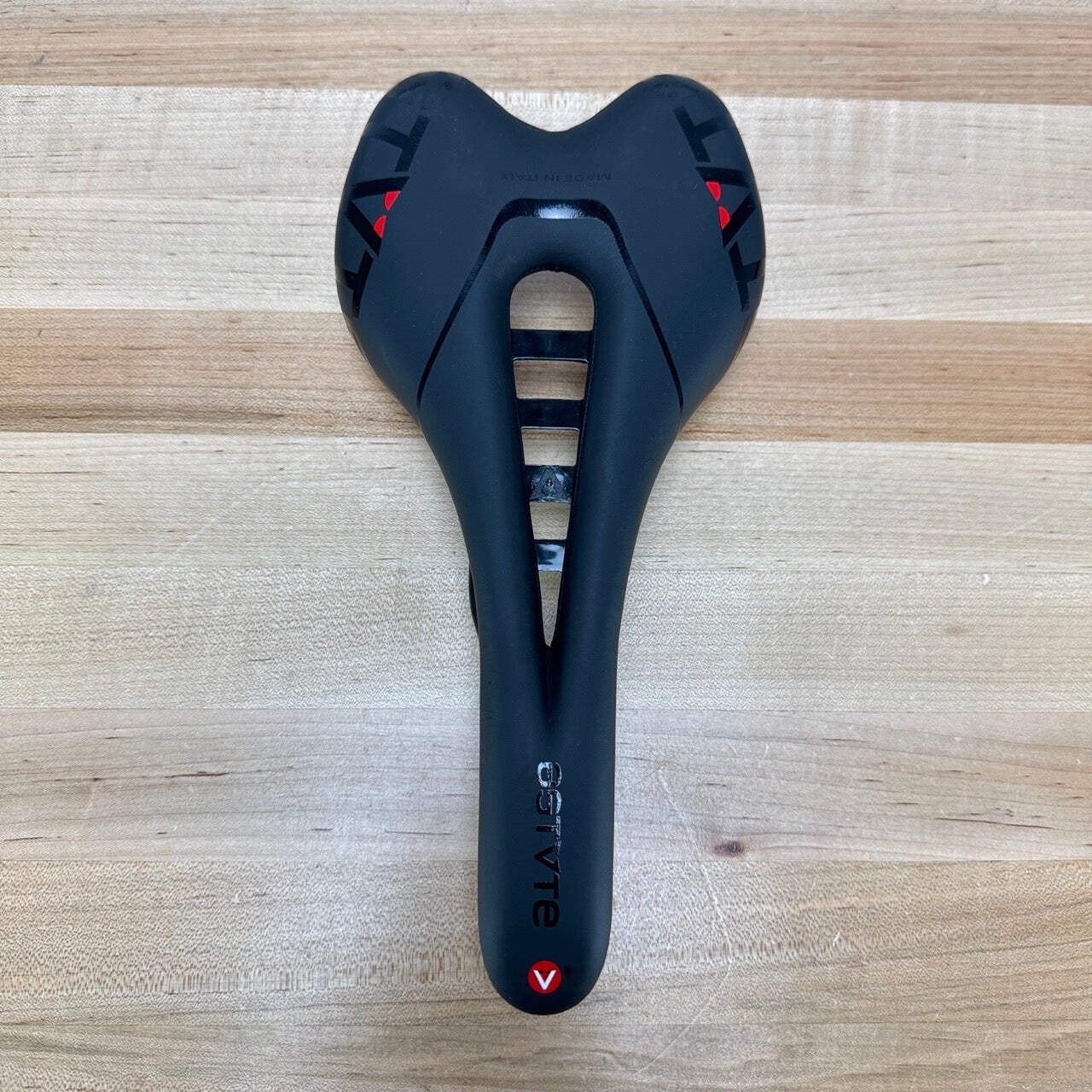 Light Wear Astute SkyLab 135mm TitanV 7x7mm Titanium Rails Bike Saddle