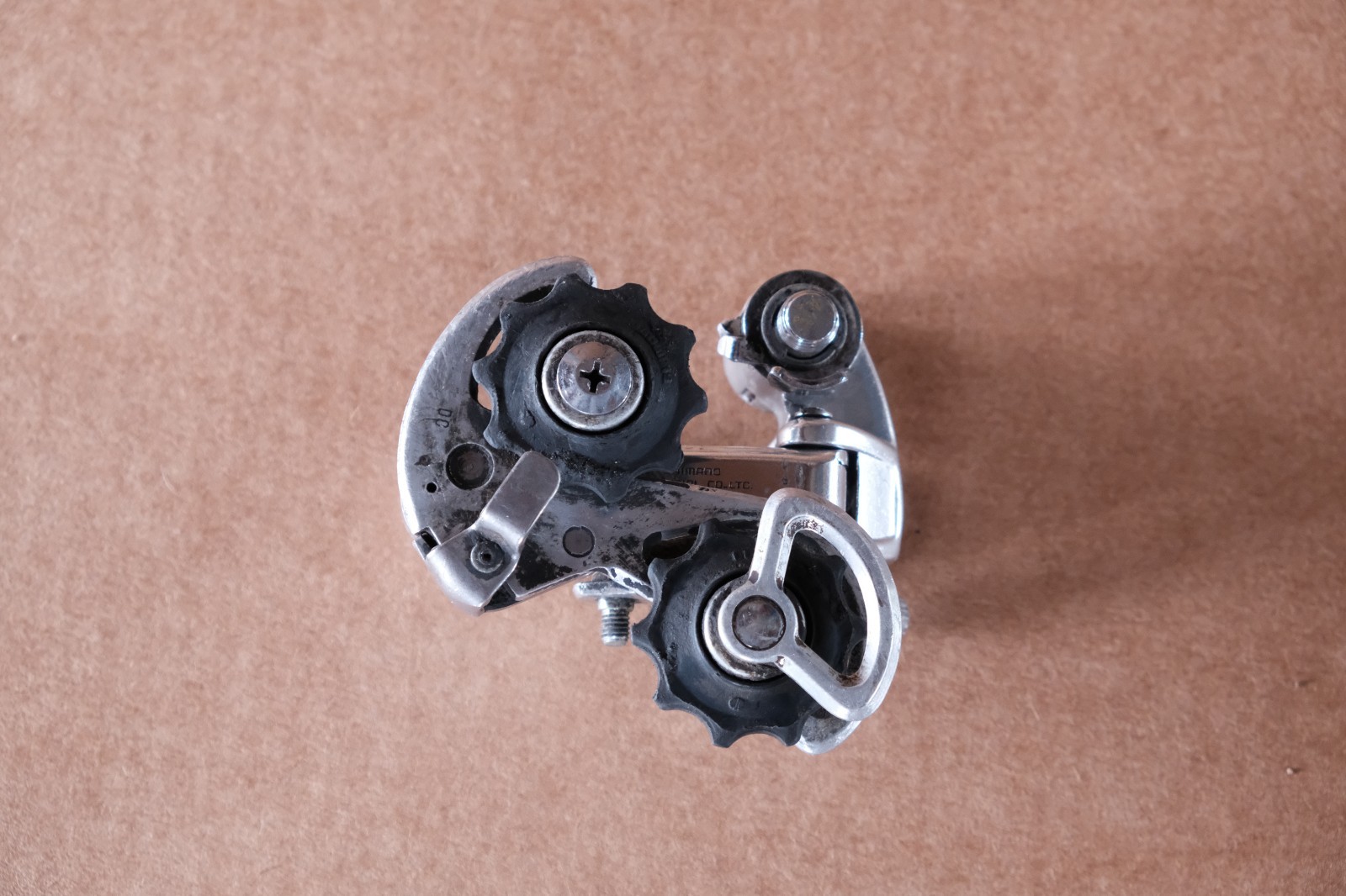Vintage Shimano 600 Arabesque short cage rear derailleur