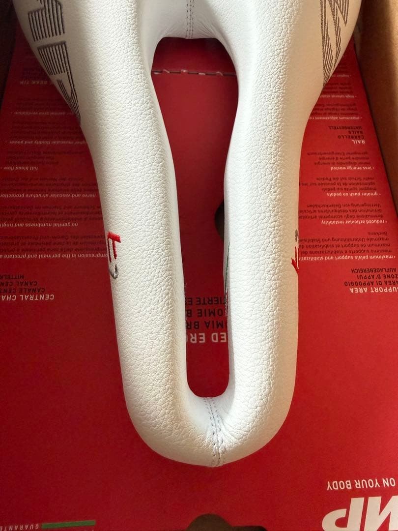 Selle SMP T1 White Triathlon Saddle 257x164mm 375g Used