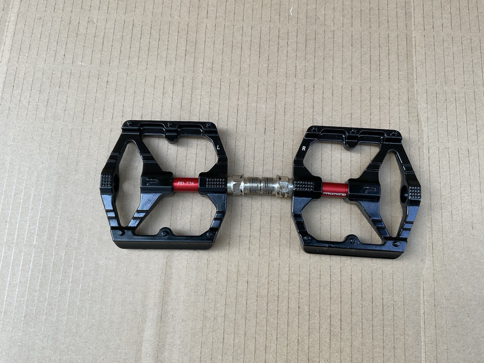 Aluminum axle Road MTB Mountain Bike Bicycle Flat Pedals nice Condition