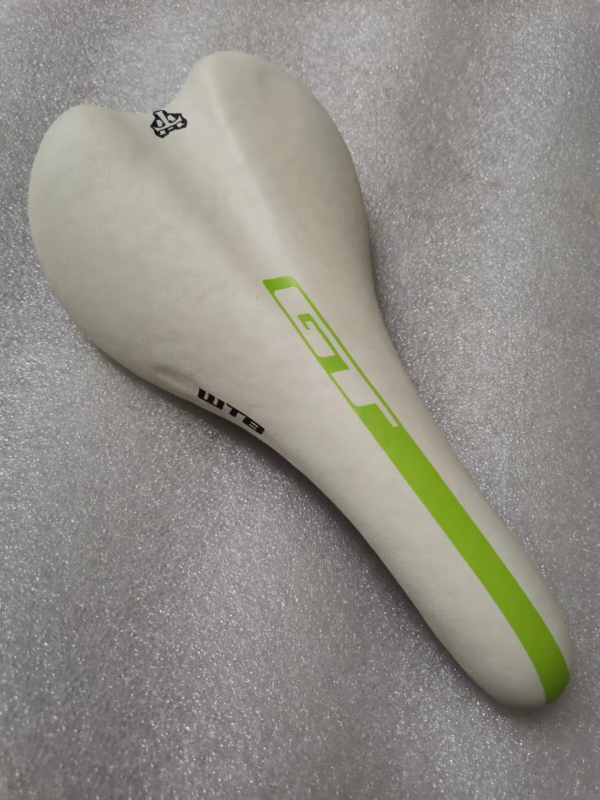 NEW GT SADDLE SEAT BY WTB ROAD MTB WHITE GREEN 139MM WIDTH