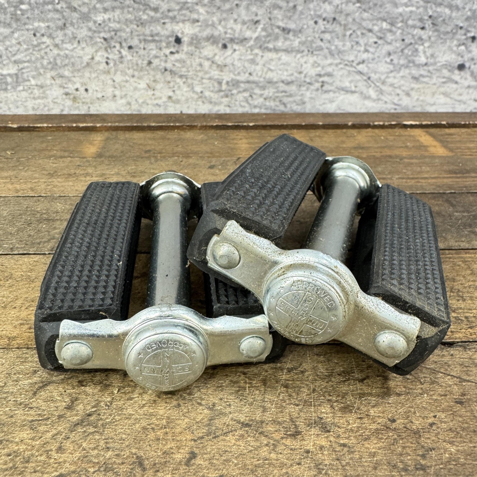 Vintage Schwinn Diamond Tread Reflector Pedals NOS 1/2 Krate Germany Pair