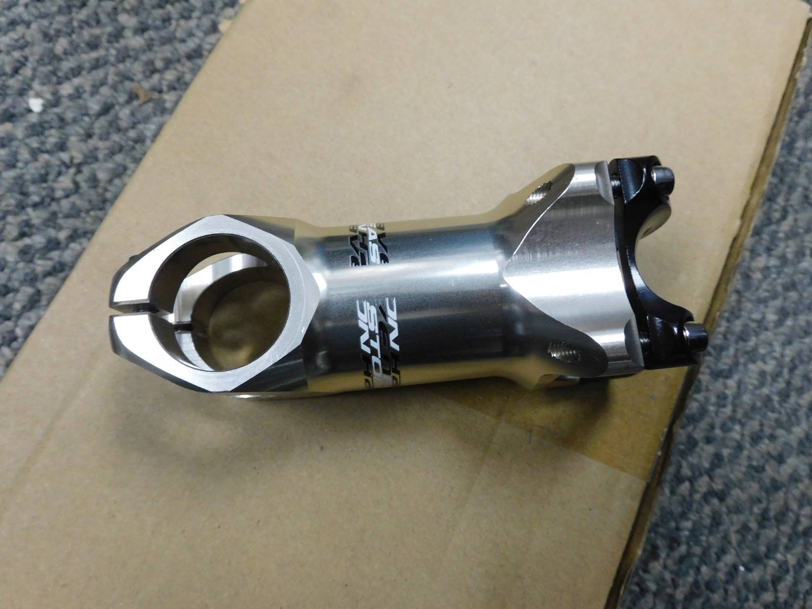 EASTON Haven BLACK FACEPLATE & Silver 0°x85mm 31.8 Stem (Used)