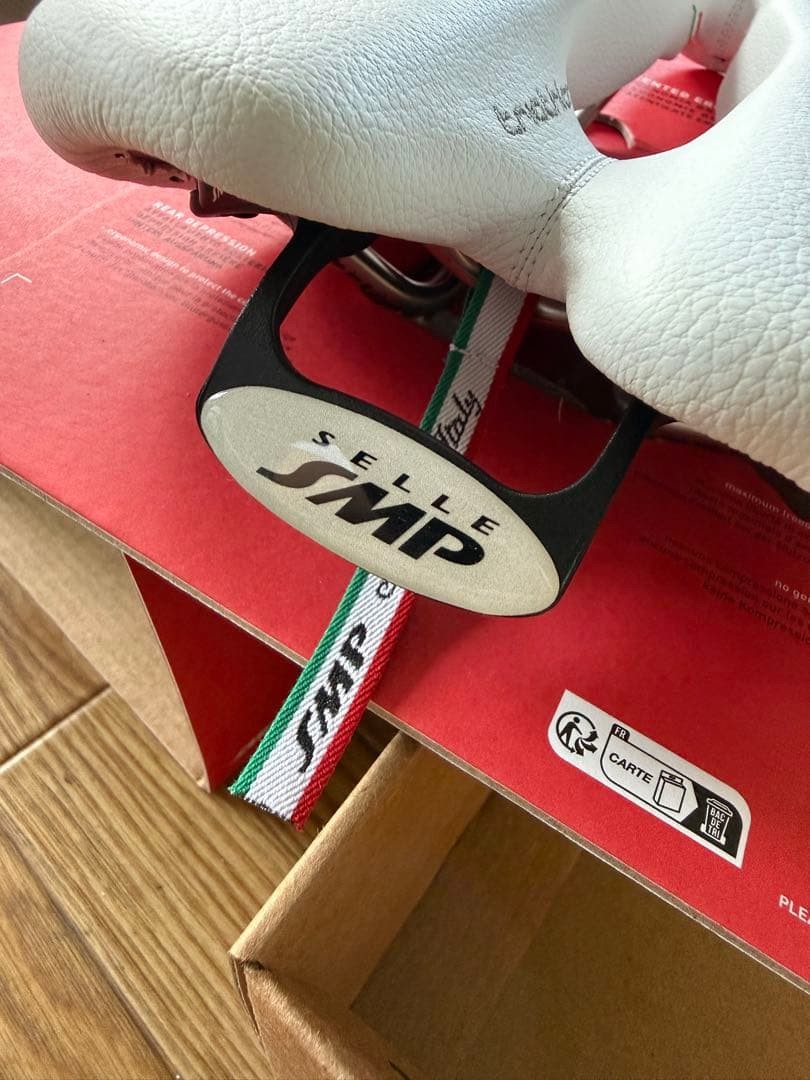 Selle SMP T1 White Triathlon Saddle 257x164mm 375g Used