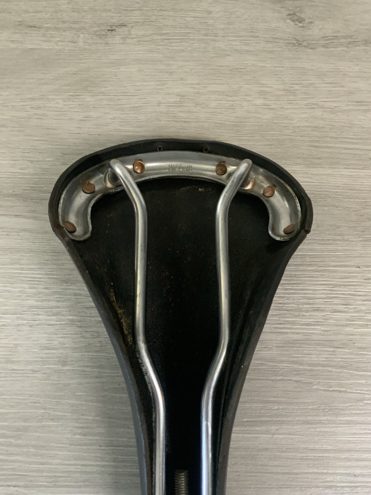 BROOKS PROFESSIONAL SADDLE 572 GRAM BLACK SUEDE LEATHER 153 MM X 275 MM