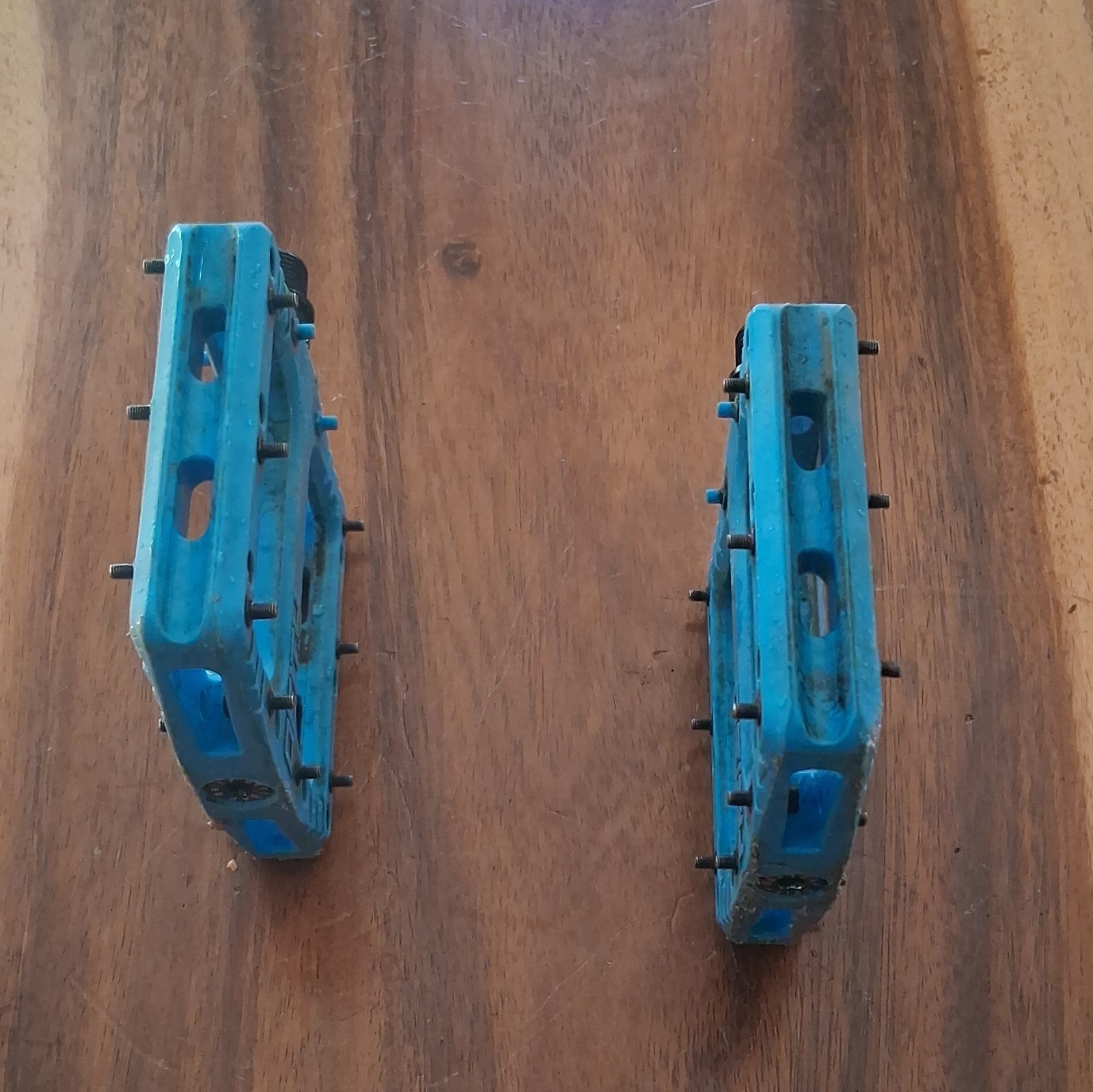 Deity Deftrap Blue MTB Flat/Platform Pedals 9/16″ Sealed Cartridge Bearings