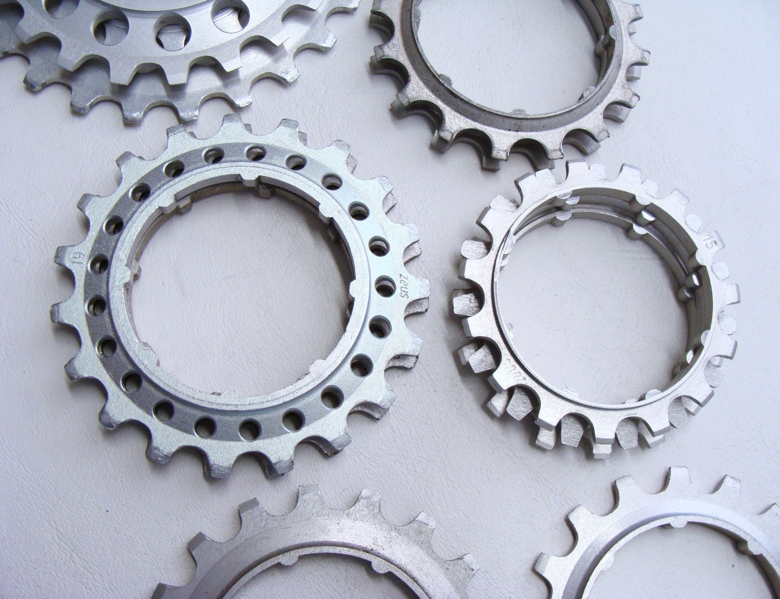~ Vintage Lot of ZEUS 2000 Criterium Alloy Freewheel Cogs Silver – VGC ~