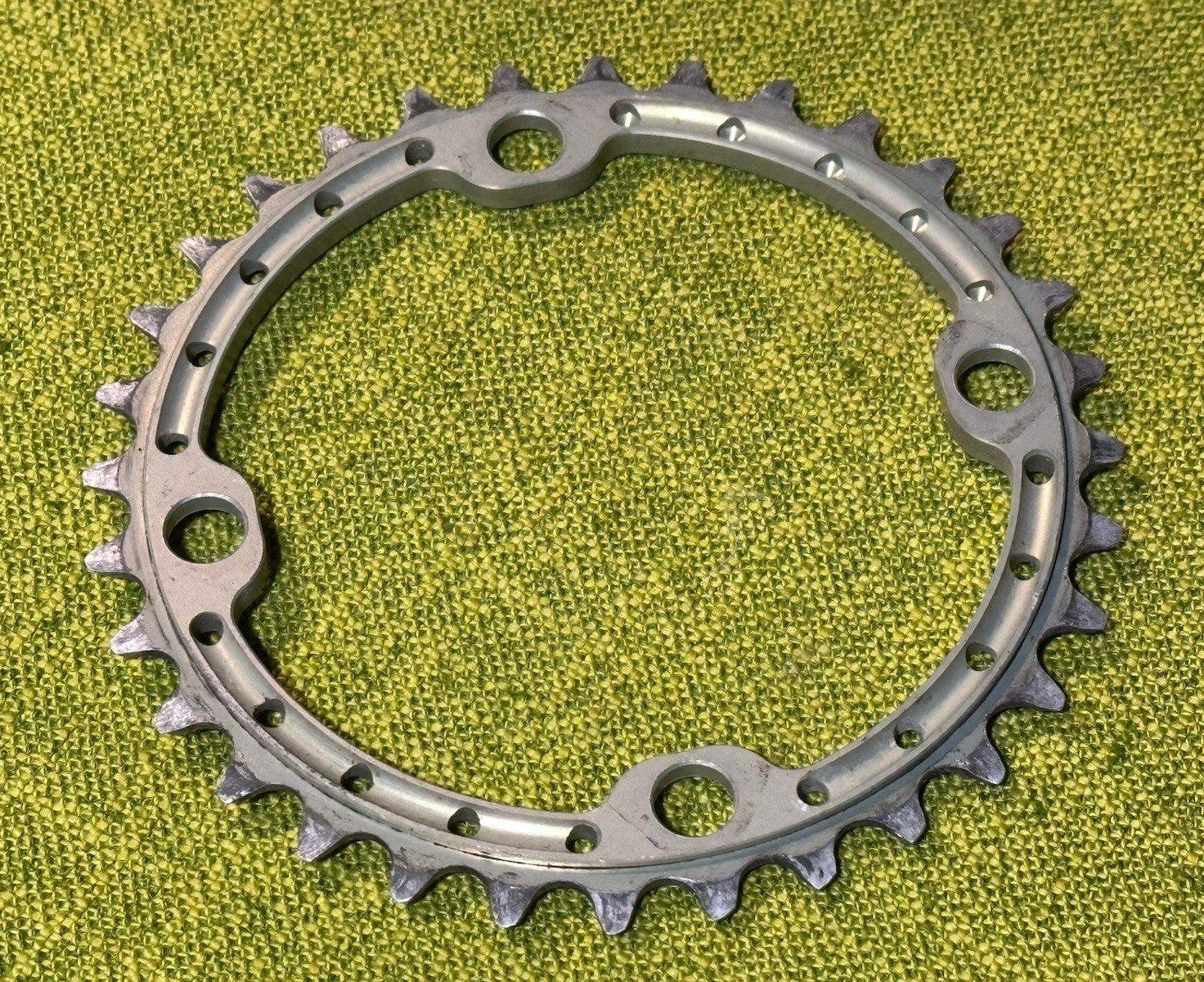 32T RENTHAL MCR100 5/64 104BCD Gold-Tone CHAINRING