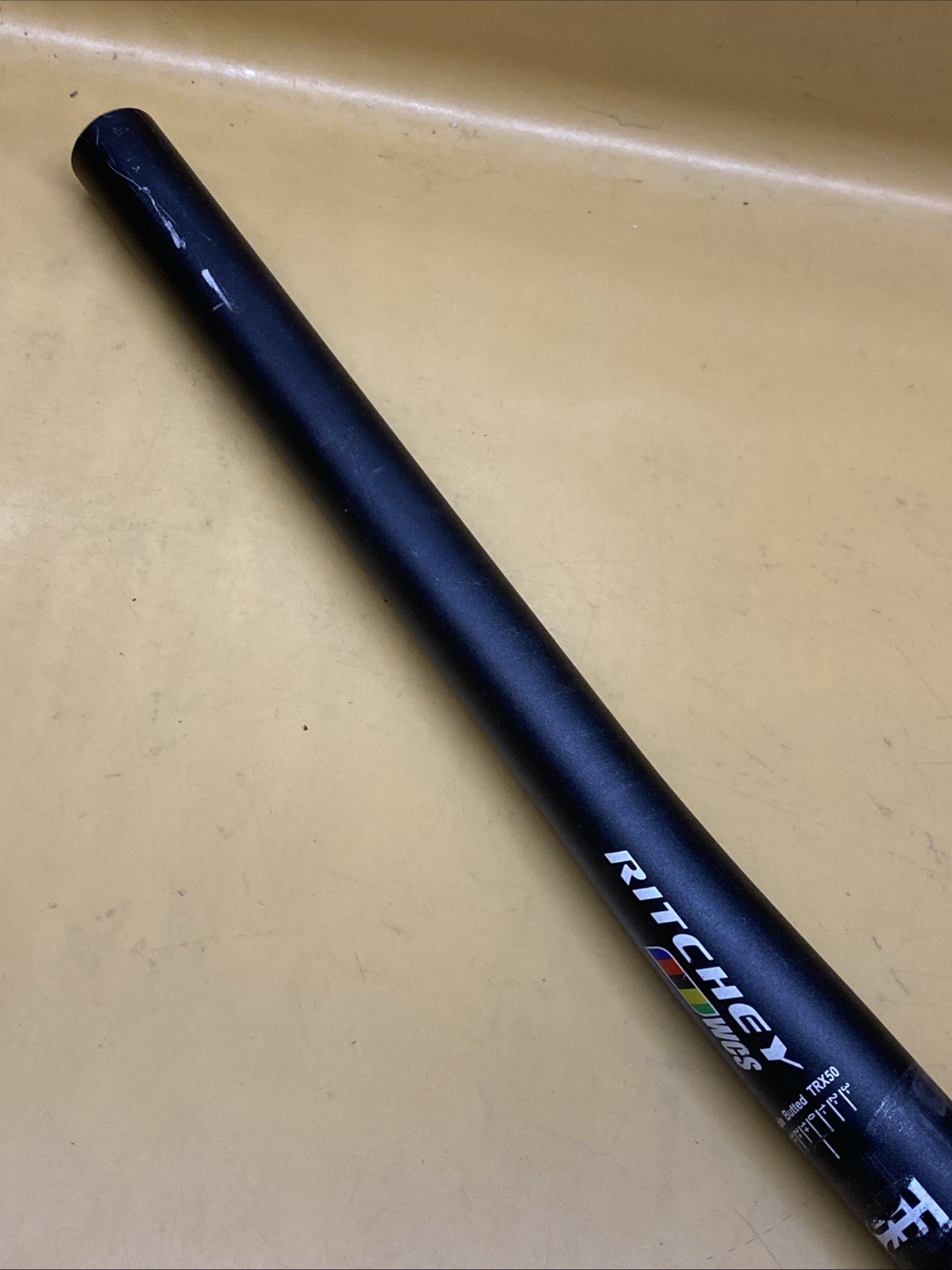 Black Ritchey WCS 570mm x 25.4mm Aluminum Flat Handlebar