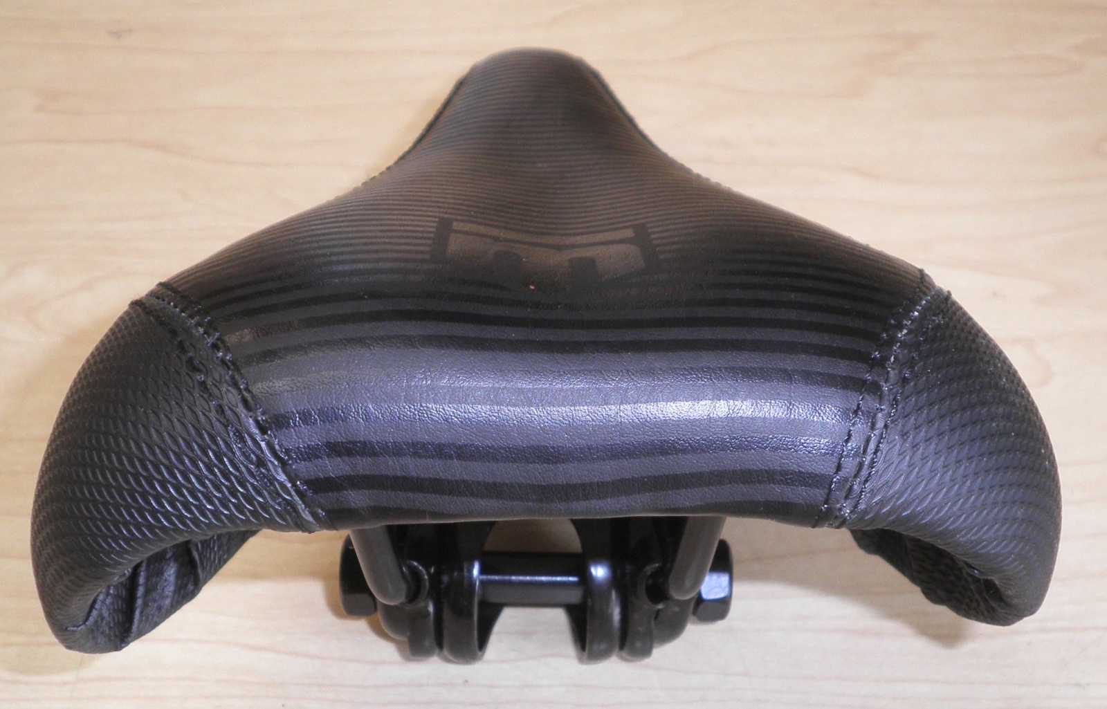 MONGOOSE BLACK/RED/WHITE BICYCLE KIDS’ SADDLE/SEAT BIKE PARTS 646-3