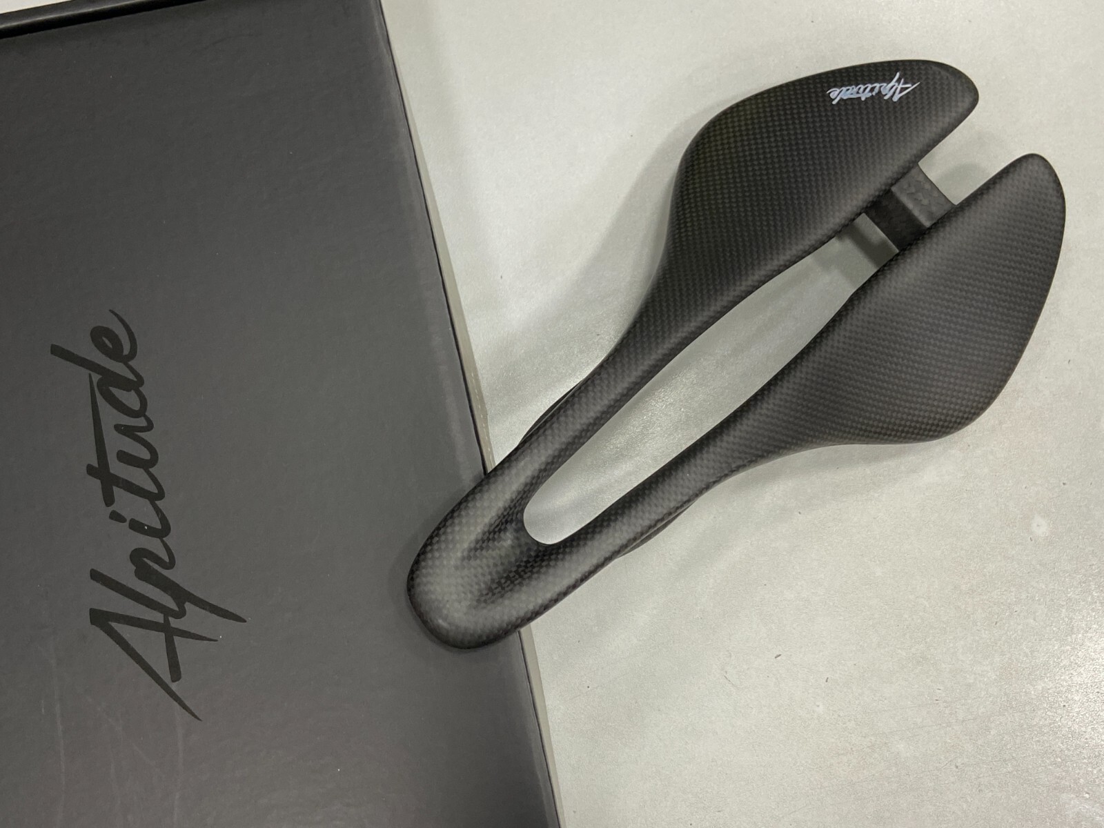 Alpitude Gardena Carbon Modern Road Saddle (128mm/140mm/150mm) 1K Plain Black