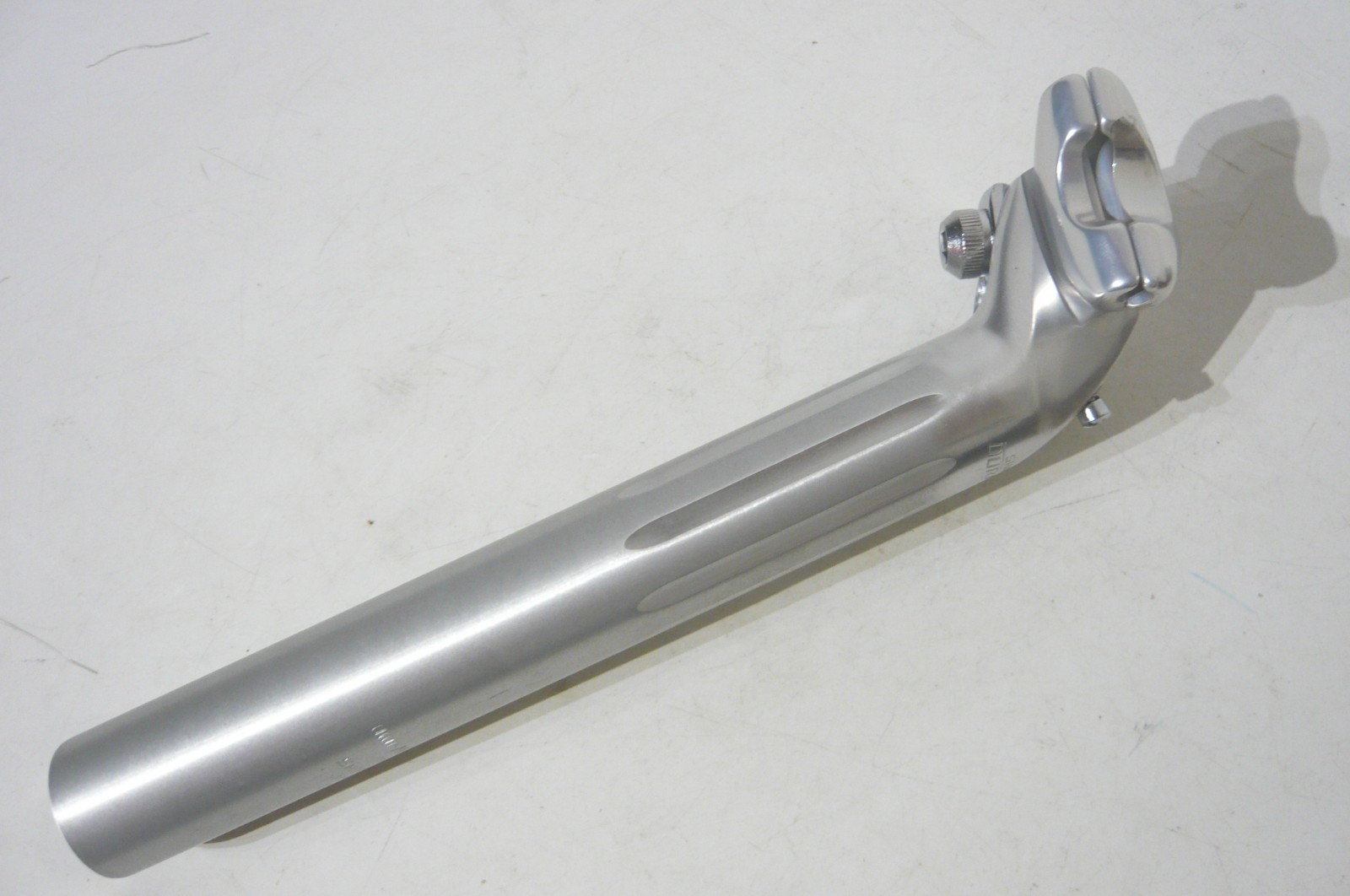 Shimano SP-7200 1981 Dura-Ace EX 26.8mm x 200mm fluted aluminum tubing seat post
