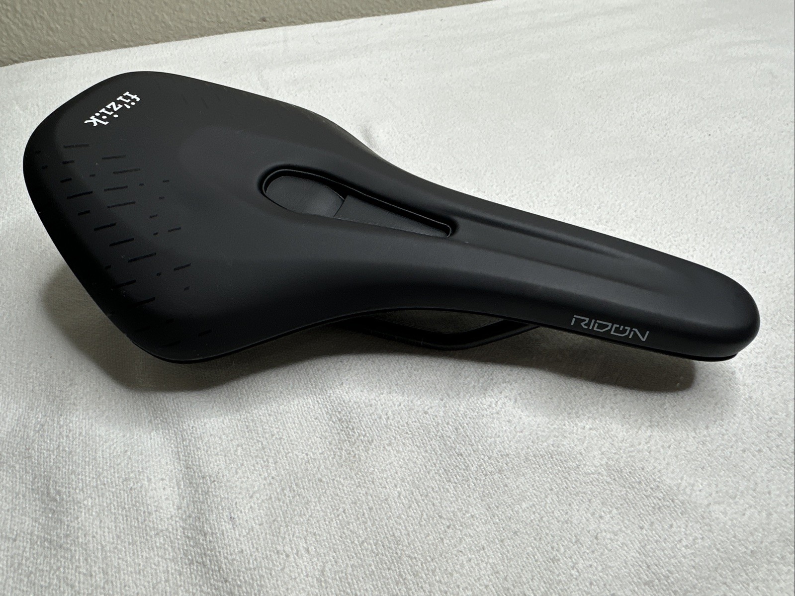 Fizik terra Ridon 145mm bike saddle