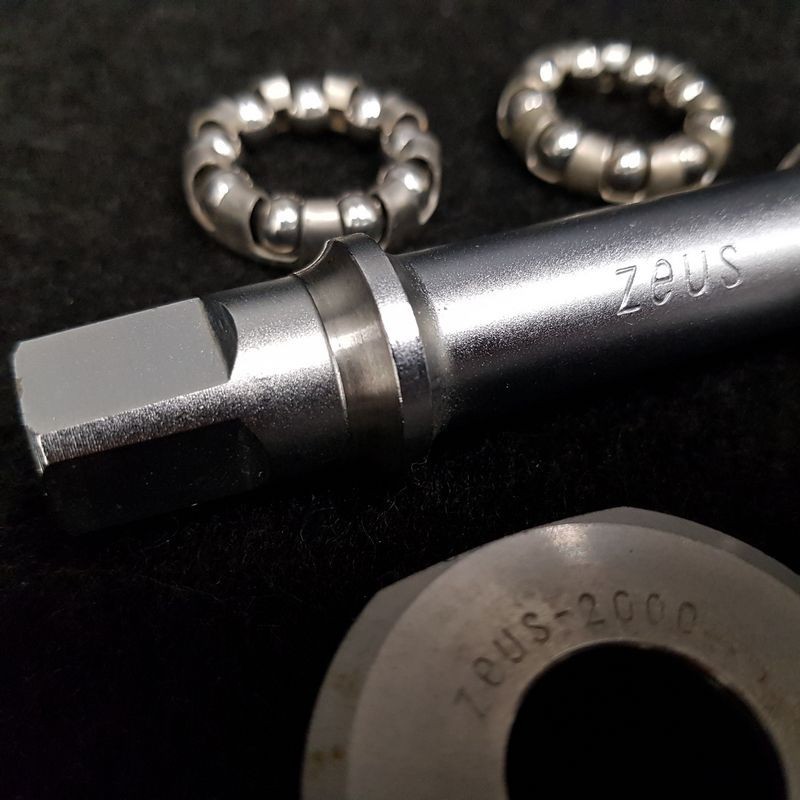 Bottom Bracket Axis N.O.S «ZEUS PISTA» 109 Mm 35X1 (Ref 526)