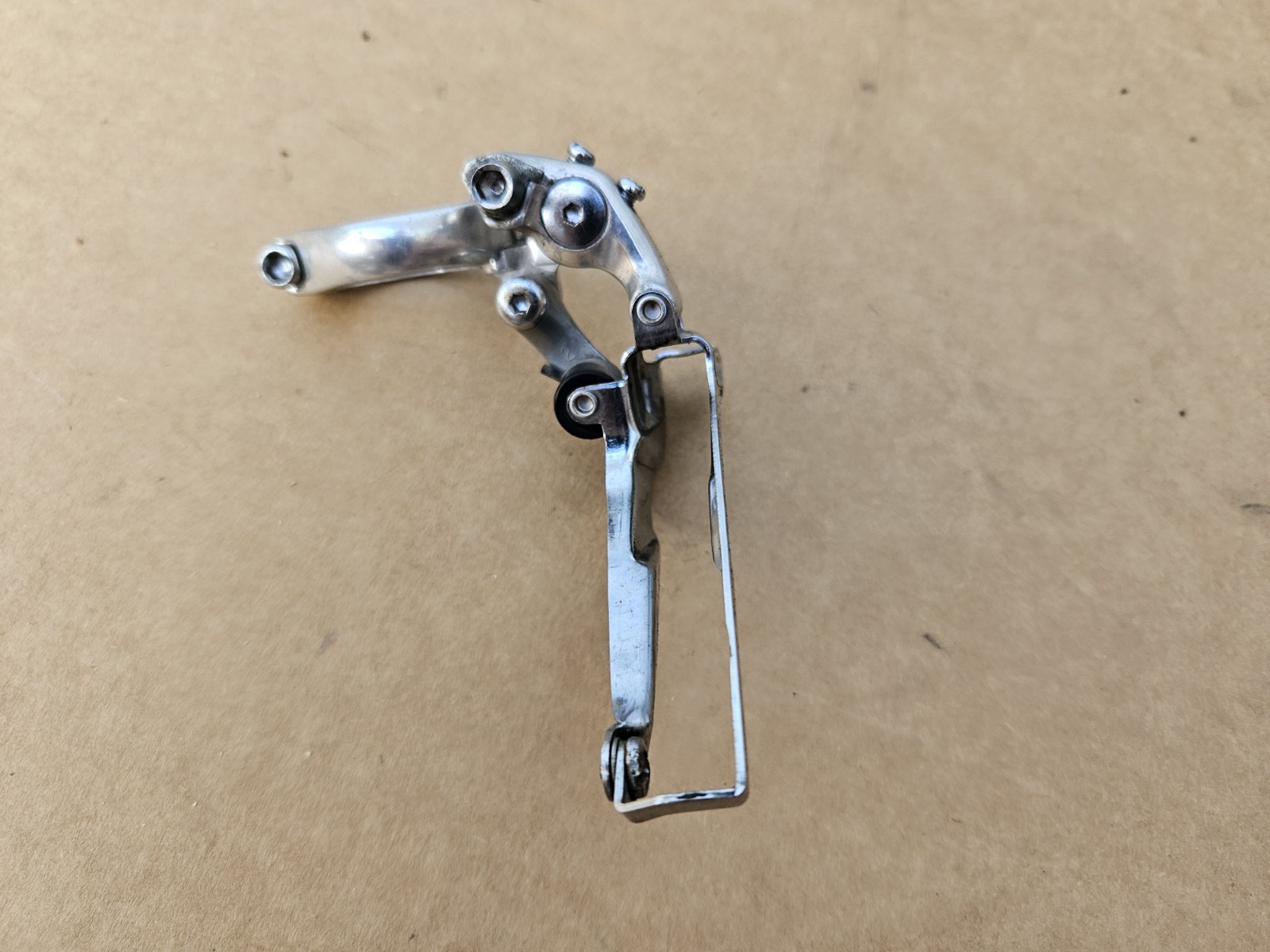 BROKEN Shimano Sora Front Triple Derailleur 31.8mm Clamp Bottom Pull FD-3304