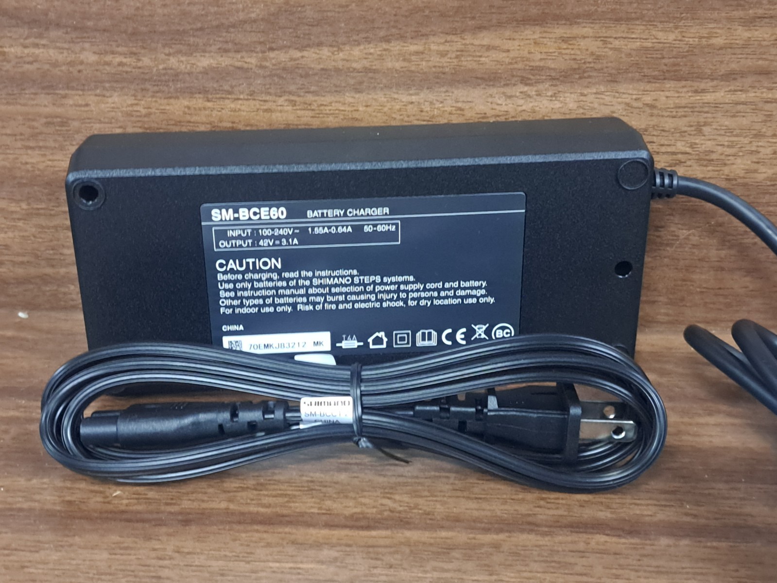 SHIMANO Steps EC-E6000-2 Charger BT E6000 E6010 E8000 SM-BTE60 – NEW