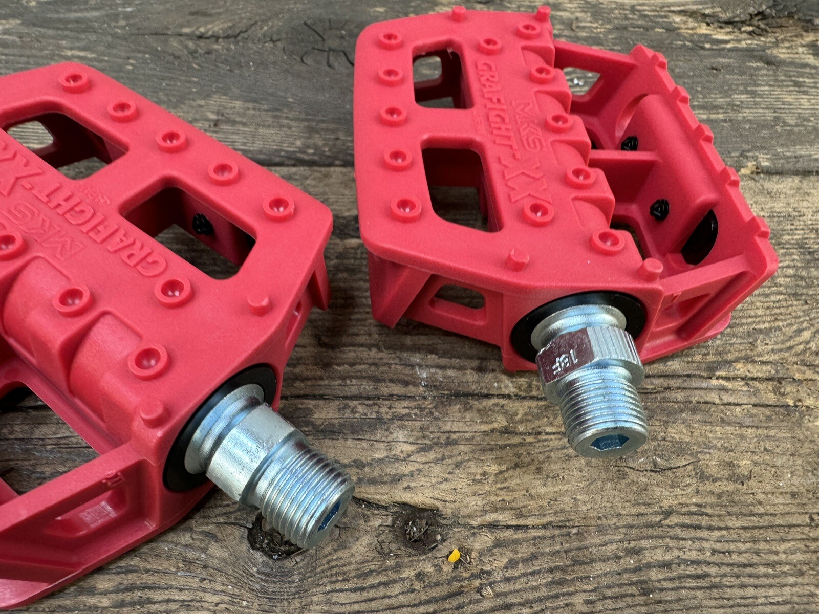 mks grafight pedals 9/16 Red Unused XX Bmx