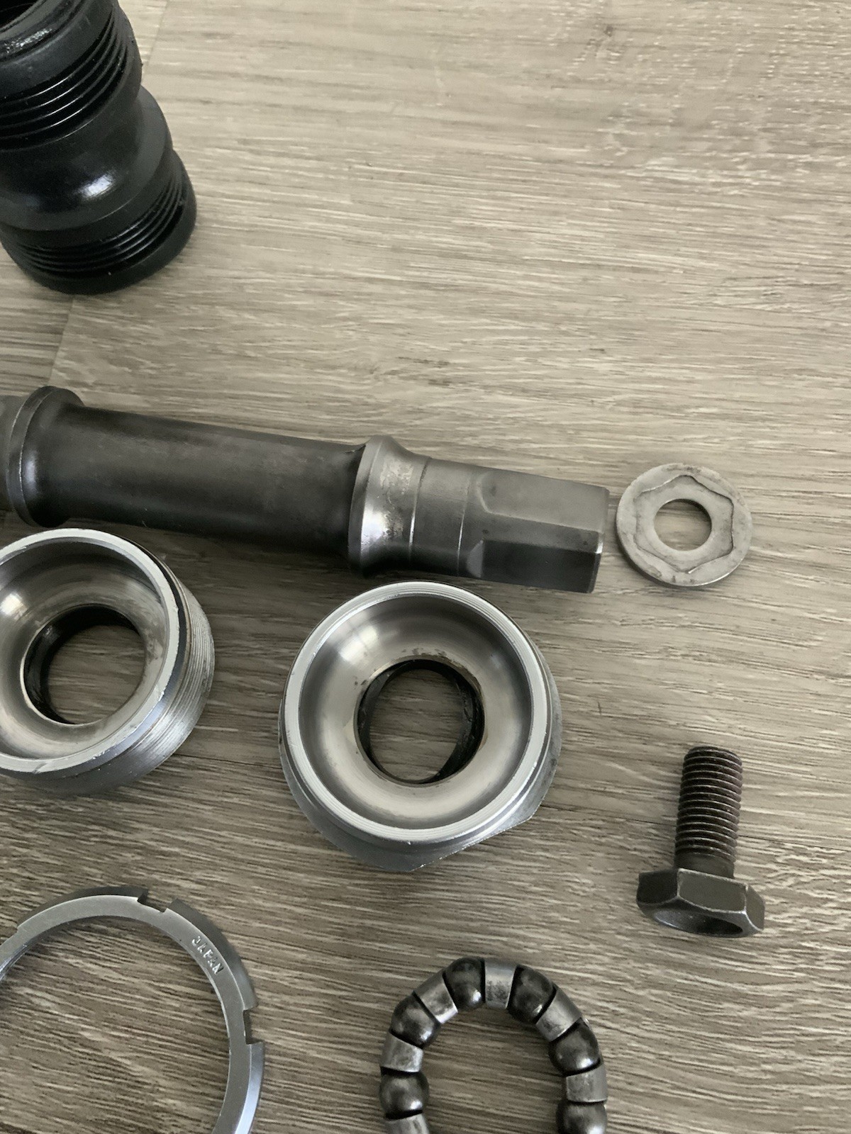 SHIMANO 600 BOTTOM BRACKET ITALIAN THREADING 68-115 MM