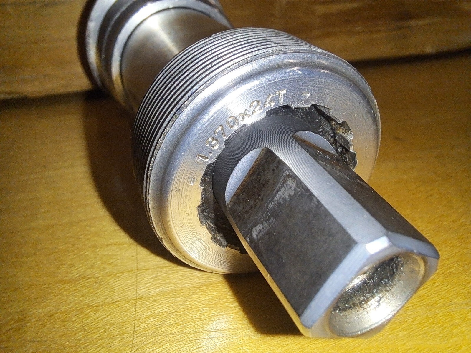 Campagnolo Chorus Sealed Bottom Bracket / 111mm / 1.370x24t