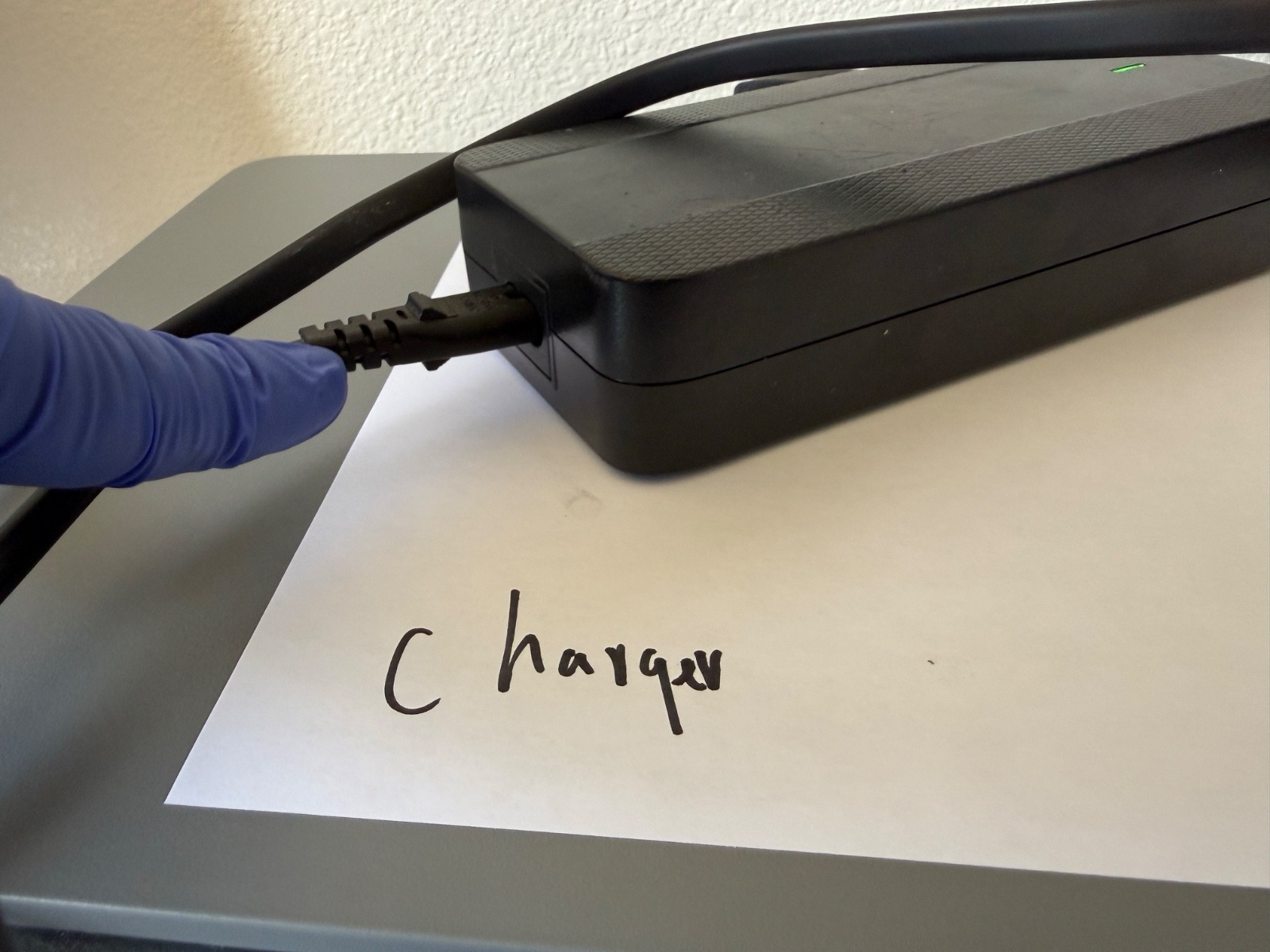 Serial 1 charger