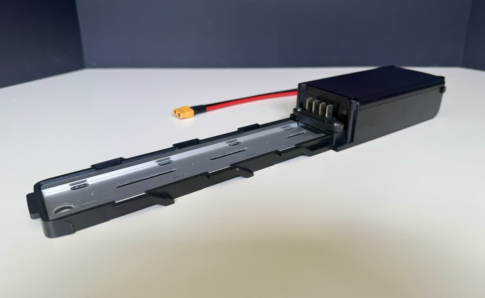 068 XT60 E-Bike Battery Mount Base Cradle Rail Hailong Shark Style 4-Pin Untest