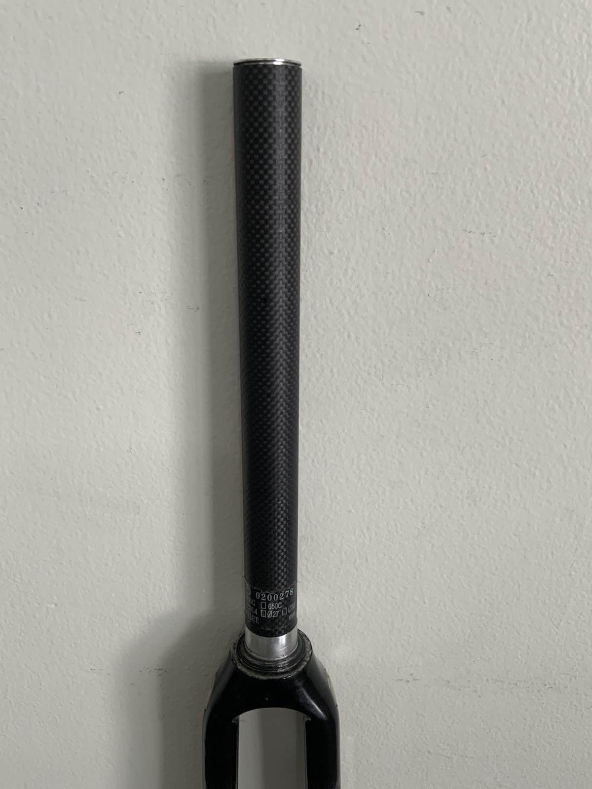 BLACK BLADES CARBON FORK 1 1/8 INCH THREADLESS 700C 295 MM STEERER 570 GRAMS