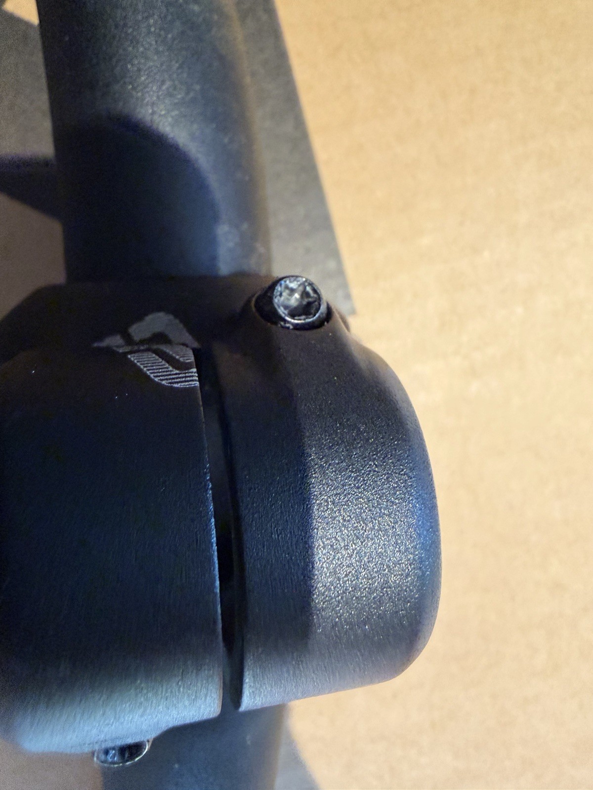 E thirteen 200 mm Handlebars, Stem And grips