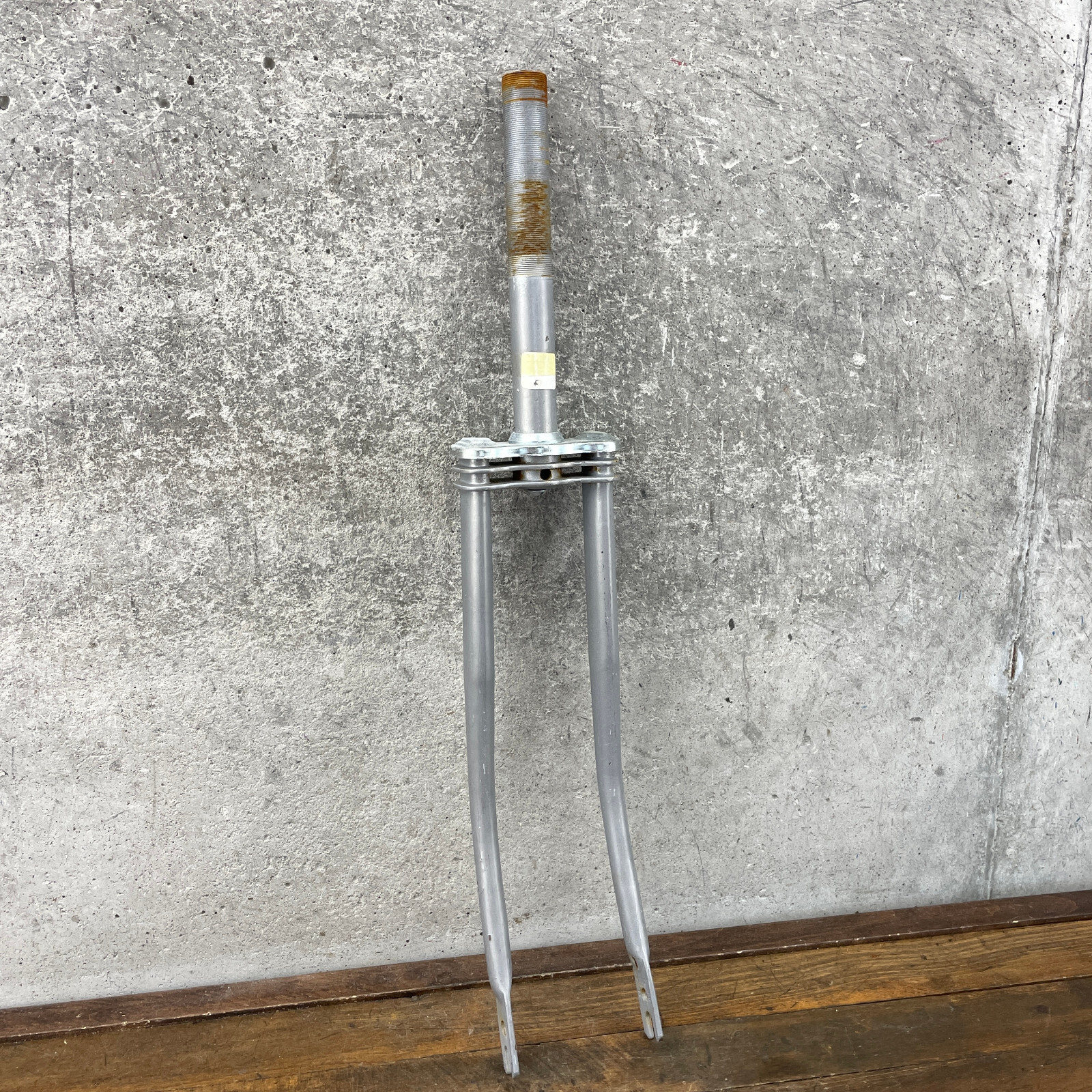 Wald 24″ Fork Cruiser Silver Replacement Fork 1 in Threaded 8″ 70s NOS Biplane