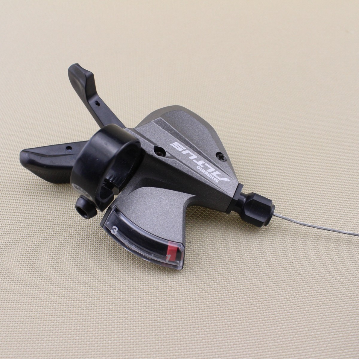 NEW Shimano Altus SL-M370 3×9-Speed Left and Right Trigger Shifter Set