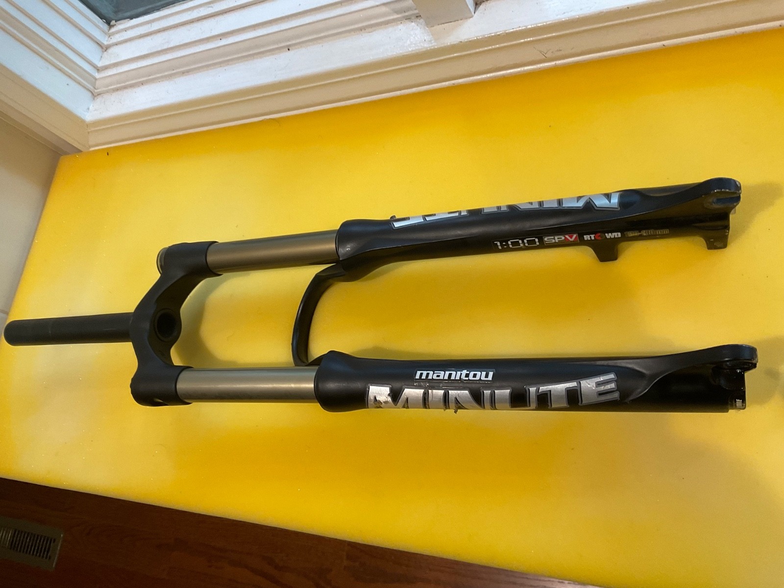 Manitou Minute SPV RT Fork 26” 1-1/8” Disc QR 90-120mm Broken Rebound Part